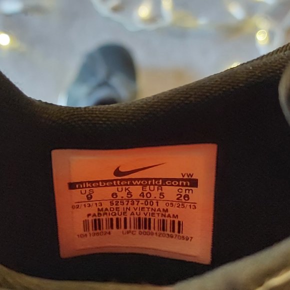 women's Nike Training Sneaker size 9 - Picture 7 of 8